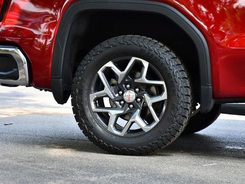 Used 2023 GMC Sierra 1500 SLT w/ SLT Premium Package AWD/4WD image 10