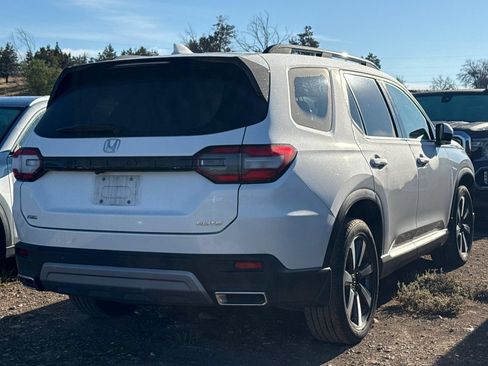 Used 2023 Honda Pilot Elite image 4