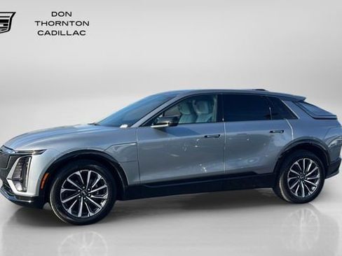 Used 2024 Cadillac Lyriq Sport AWD/4WD image 3