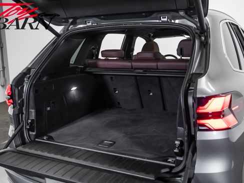 Used 2024 BMW X5 xDrive40i w/ Parking Assistance Package AWD/4WD image 48