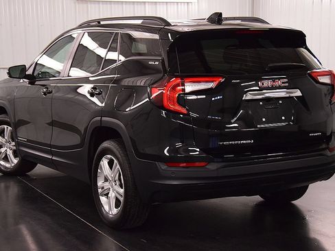 Used 2024 GMC Terrain SLE w/ Driver Convenience Package AWD/4WD image 5