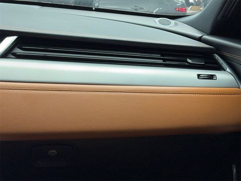 Used 2022 Jaguar XF R-Dynamic SE image 20