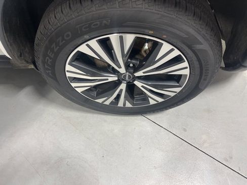 Used 2023 Nissan Rogue SV image 30