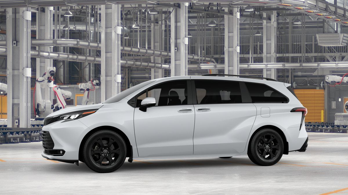 New 2026 Toyota Sienna XLE Woodland Edition AWD/4WD image 3