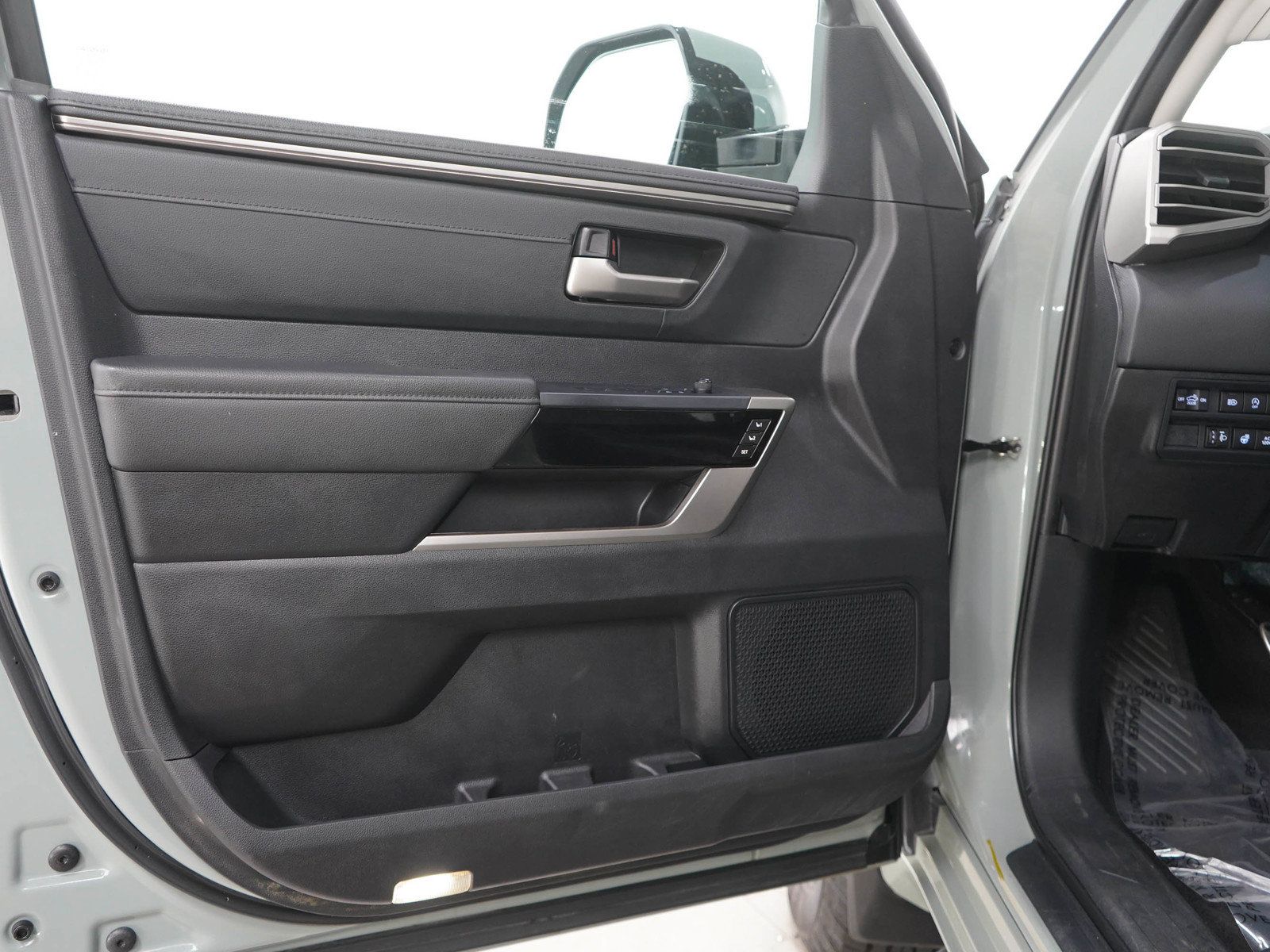 Used 2022 Toyota Tundra Limited AWD/4WD image 19