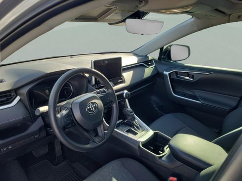 Used 2025 Toyota RAV4 XLE image 7