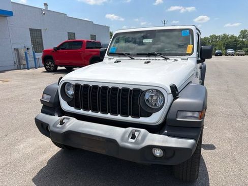 Used 2024 Jeep Wrangler Unlimited Sport AWD/4WD image 4