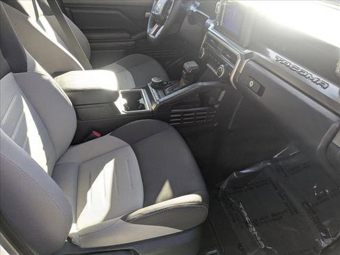 Used 2024 Toyota Tacoma TRD Off-Road image 19