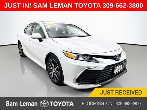 Used 2022 Toyota Camry XLE w/ Navigation Upgrade Package image 1