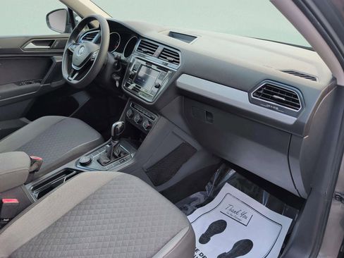 Used 2020 Volkswagen Tiguan S image 34