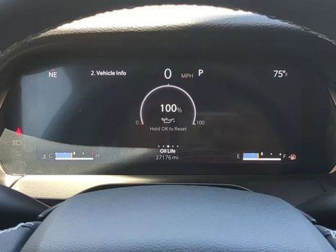 Certified 2023 Jeep Grand Cherokee Limited w/ Luxury Tech Group II RWD image 34