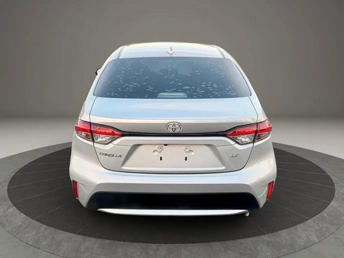 Used 2021 Toyota Corolla LE image 5