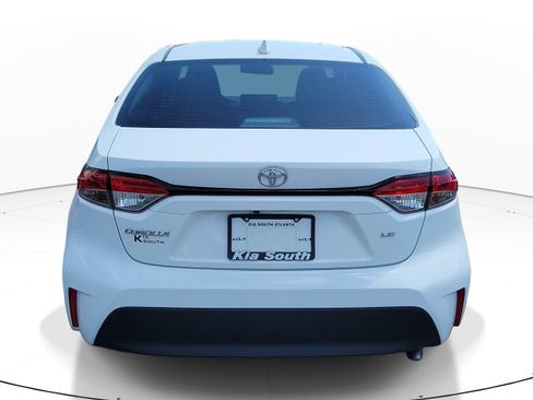 Used 2024 Toyota Corolla LE w/ LE Convenience Package FWD image 5