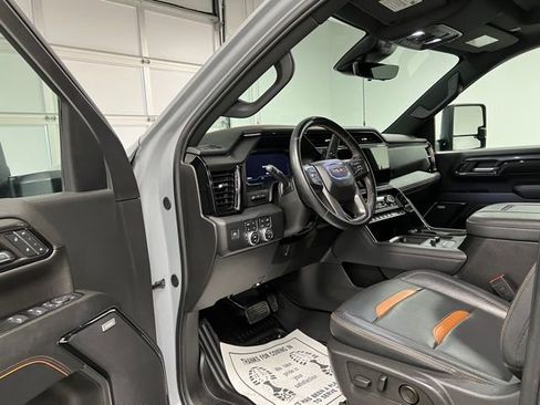 Used 2024 GMC Sierra 3500 AT4 w/ AT4 Premium Plus Package AWD/4WD image 17