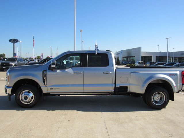 Certified 2023 Ford F350 Lariat w/ Lariat Ultimate Package AWD/4WD image 3