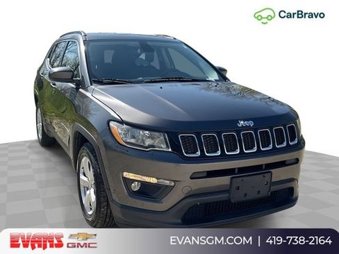 Used 2019 Jeep Compass Latitude FWD image 1