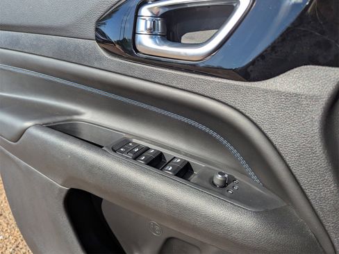 New 2026 Jeep Compass Limited image 14