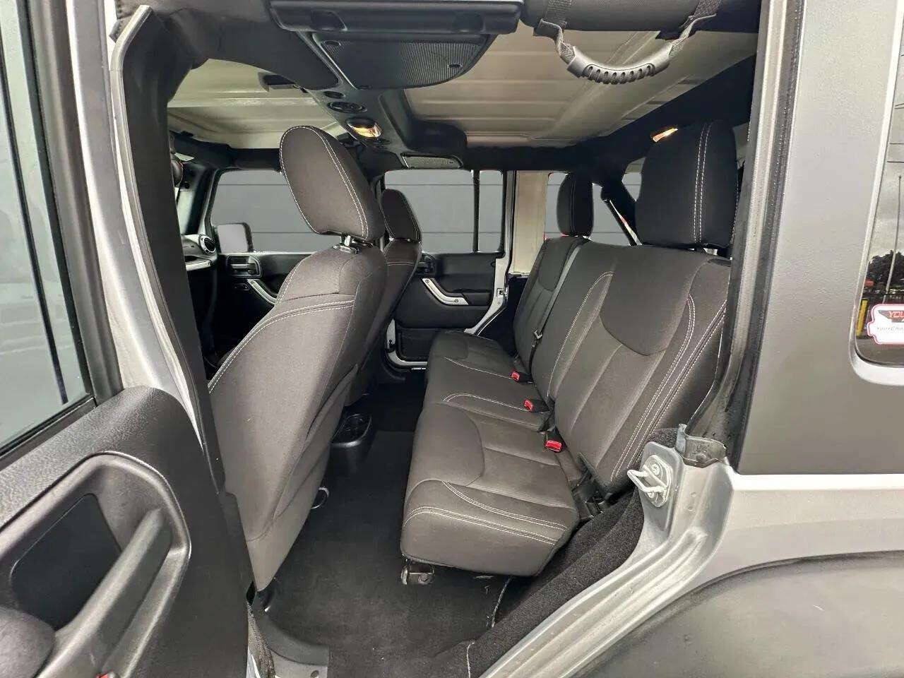 Used 2015 Jeep Wrangler Unlimited Rubicon w/ Dual Top Group AWD/4WD image 52