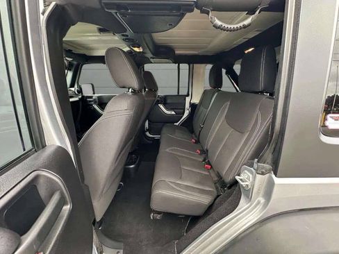 Used 2015 Jeep Wrangler Unlimited Rubicon w/ Dual Top Group AWD/4WD image 52