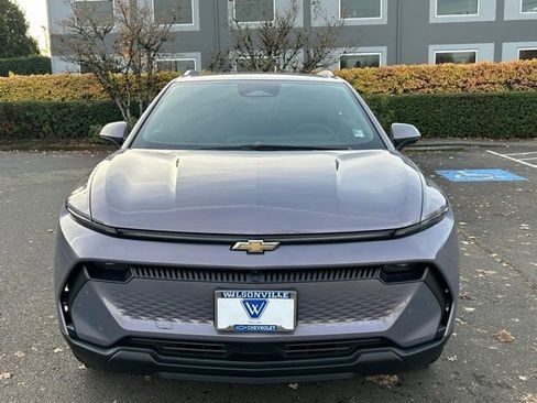 New 2026 Chevrolet Equinox EV LT image 2