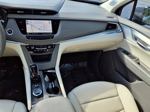Used 2024 Cadillac XT5 Premium Luxury AWD/4WD image 3