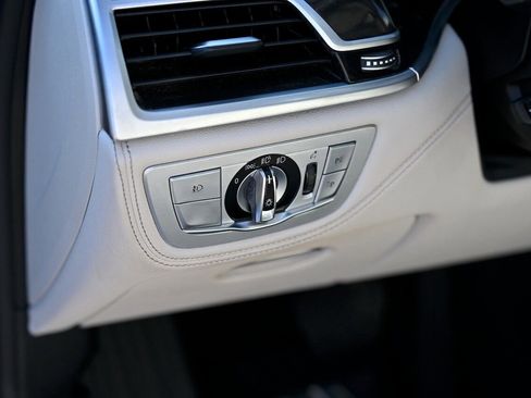 Used 2018 BMW 750i 750i image 11