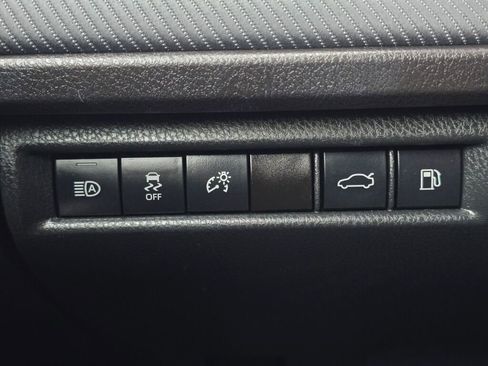 Used 2025 Toyota Camry SE image 32