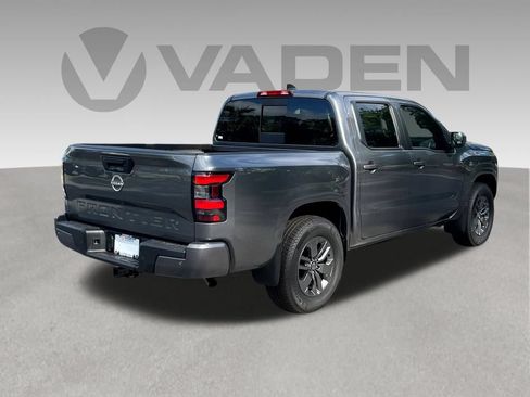 Used 2025 Nissan Frontier SV RWD image 33