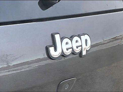 Used 2016 Jeep Cherokee Limited AWD/4WD image 29