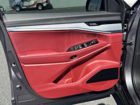 Used 2025 Jeep Wagoneer S Launch Edition image 13