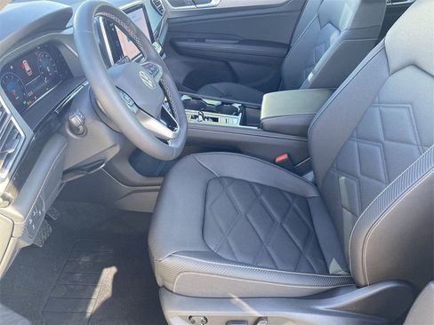 New 2026 Volkswagen Atlas Cross Sport SE image 15