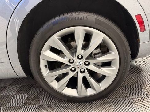 Used 2023 Buick Envision Avenir image 43