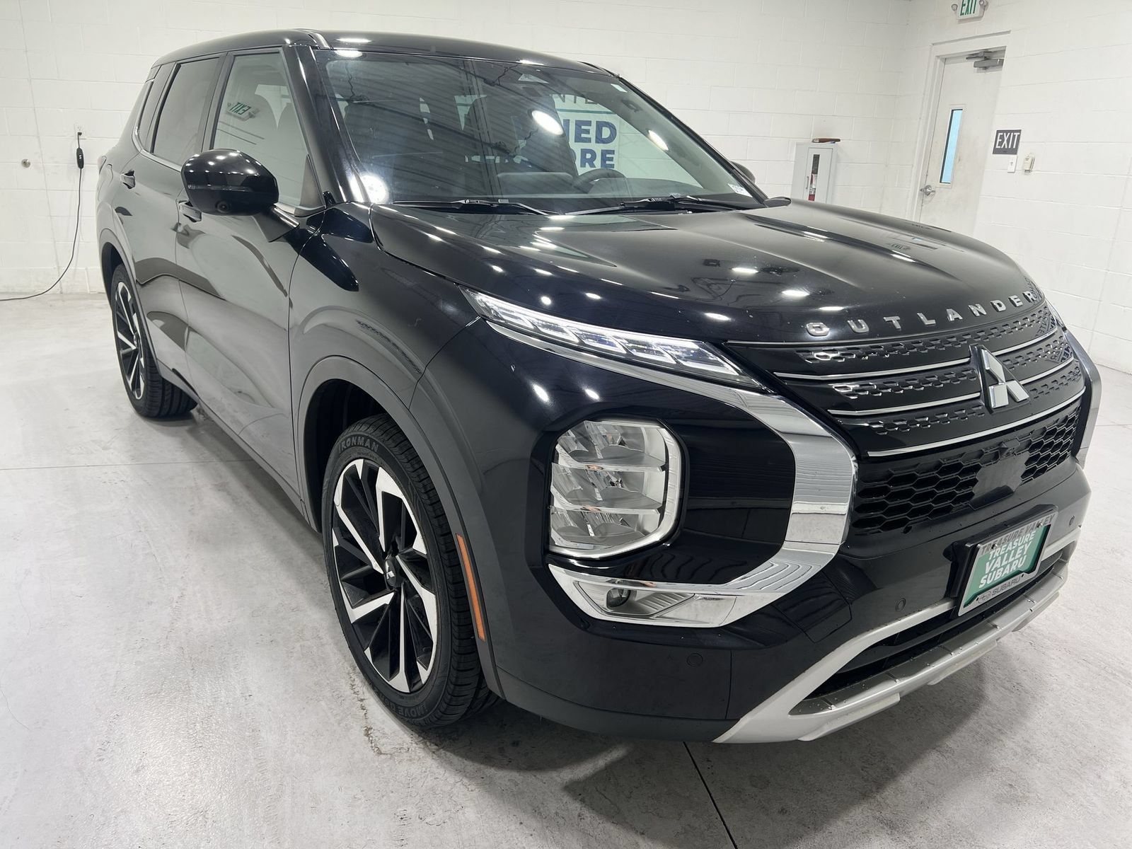 Used 2022 Mitsubishi Outlander SE FWD image 2