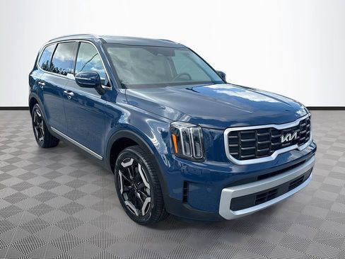 Used 2025 Kia Telluride S FWD image 4