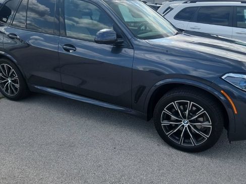 Used 2022 BMW X5 xDrive40i w/ M Sport Package AWD/4WD image 3