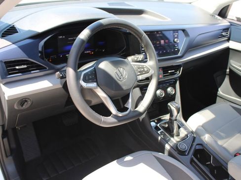Certified 2023 Volkswagen Taos SE w/ Panoramic Sunroof Package AWD/4WD image 29