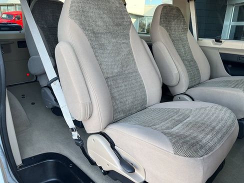 Used 2009 Ford E-350 and Econoline 350 XL image 43