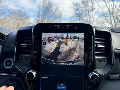 Used 2022 RAM 1500 Limited w/ Cold Weather Group image 24