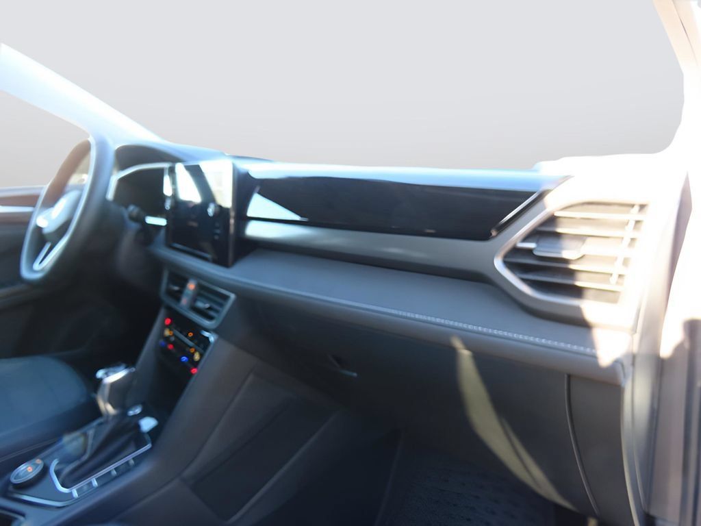 New 2025 Volkswagen Taos SE AWD/4WD image 14