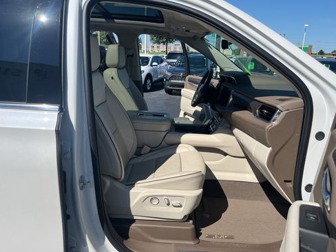 Used 2024 GMC Yukon XL Denali w/ Denali Reserve Package AWD/4WD image 50