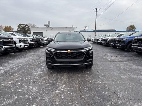 New 2026 Chevrolet Trax LT image 2