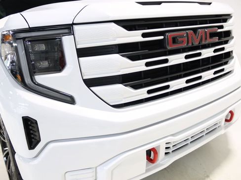 Used 2025 GMC Sierra 1500 Pro w/ Graphite Edition image 31