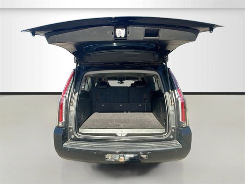 Used 2016 Chevrolet Suburban LS image 24