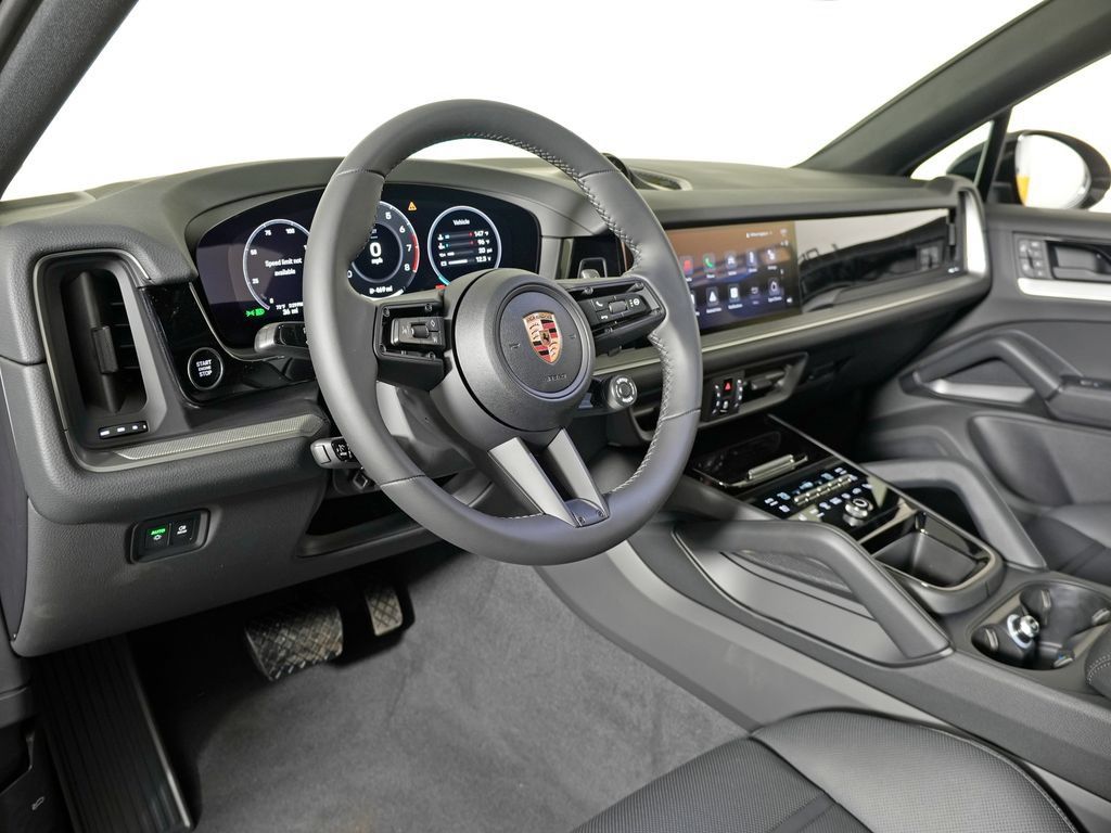 Certified 2026 Porsche Cayenne Coupe AWD/4WD image 4