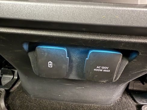 Used 2023 Ford F150 Lariat w/ Equipment Group 502A High image 31