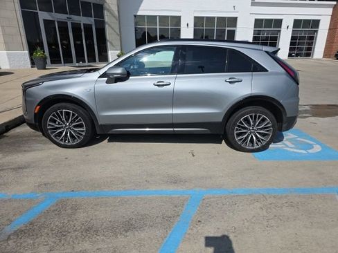 Certified 2024 Cadillac XT4 Sport w/ Technology Package AWD/4WD image 10