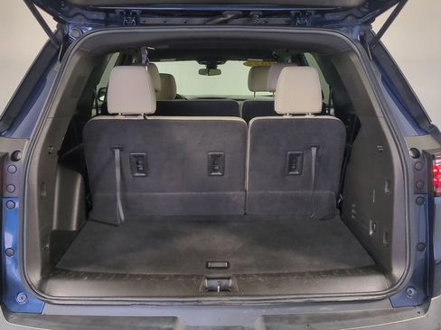 Used 2022 Chevrolet Traverse LS FWD image 14