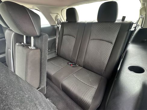 Used 2019 Dodge Journey SE w/ Connectivity Group FWD image 29