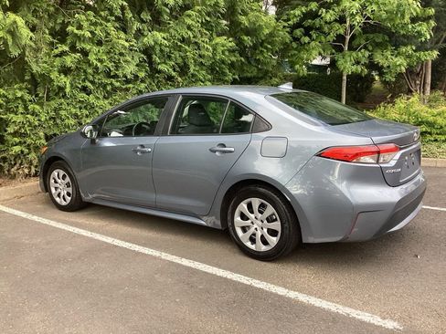 Used 2022 Toyota Corolla LE FWD image 8