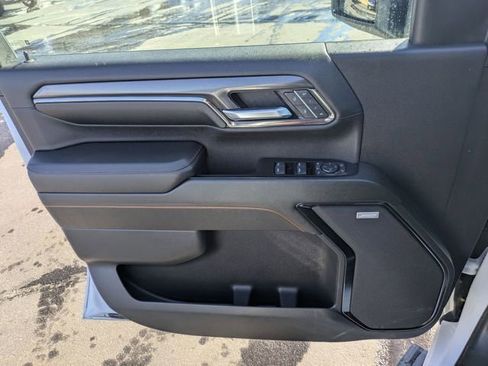 Used 2024 GMC Sierra 2500 AT4 w/ AT4 Premium Plus Package image 11